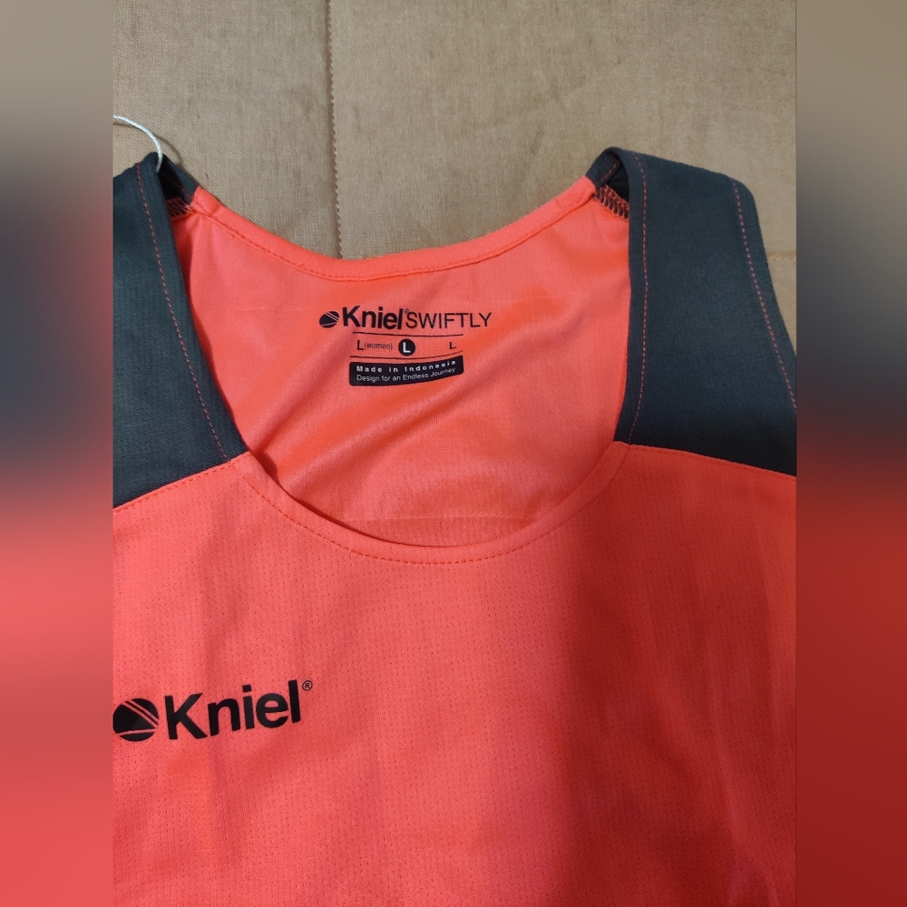 Kniel Hot Pink Crop!